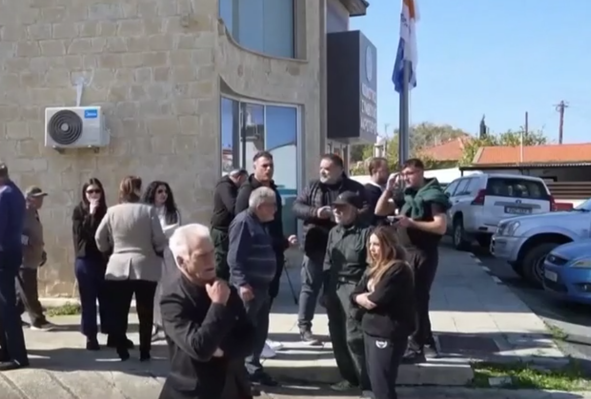 Δήμαρχος Κουρίου Κύπρου: Αγωνία για τους κατοίκους – Συγκεχυμένες οι οδηγίες