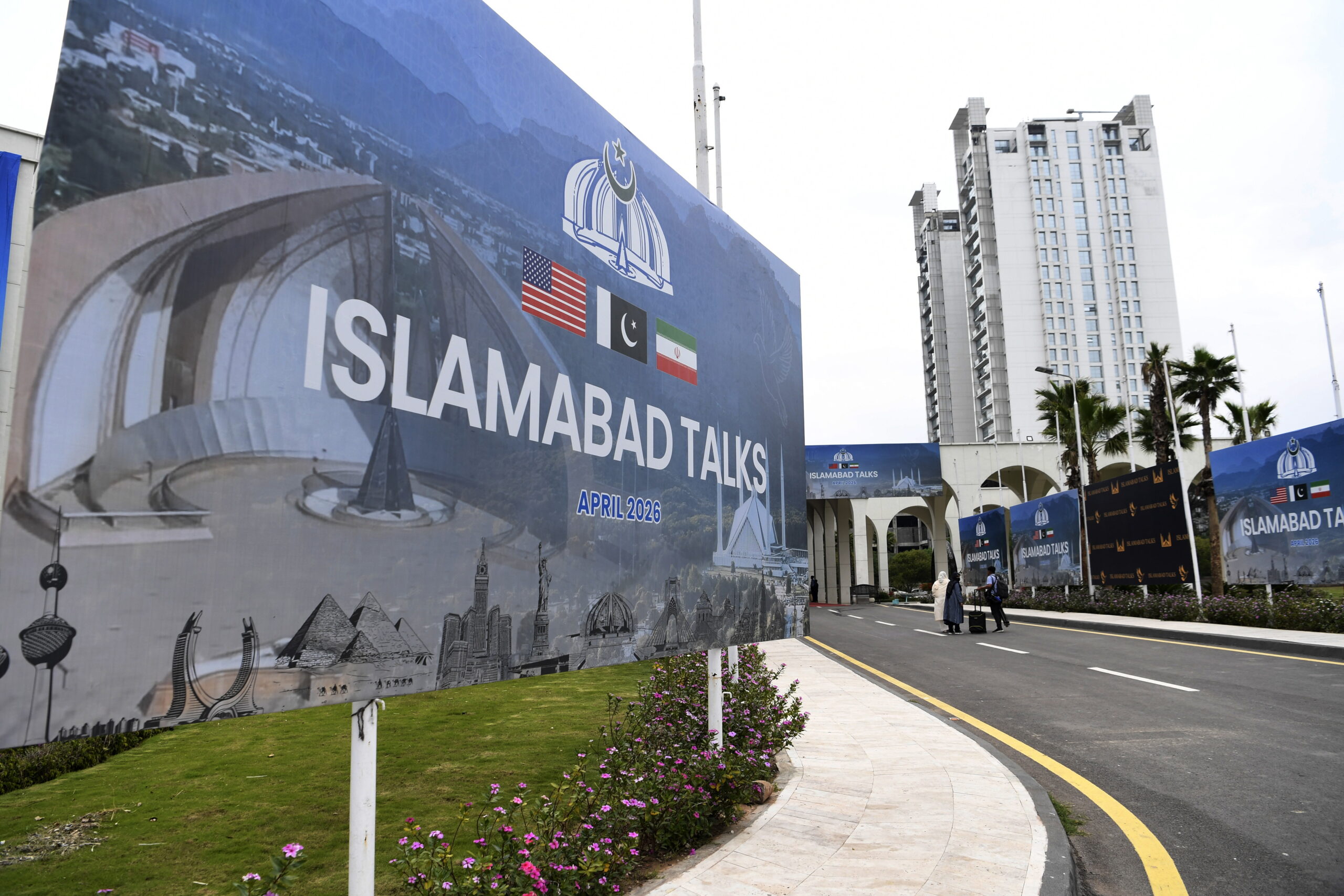 A general view of the media centre ahead of USIran peace talks, in Islamabad, Pakistan, 11 April 2026. An Iranian delegation arrived in Islamabad late 10 April for planned talks with the United States, while US Vice President JD Vance and his team were also en route. The negotiations, set for 11 April, come during a two-week pause in hostilities following the US-Israeli conflict with Iran that began on 28 February, after an appeal by Prime Minister Shehbaz Sharif helped secure a temporary halt to the fighting.