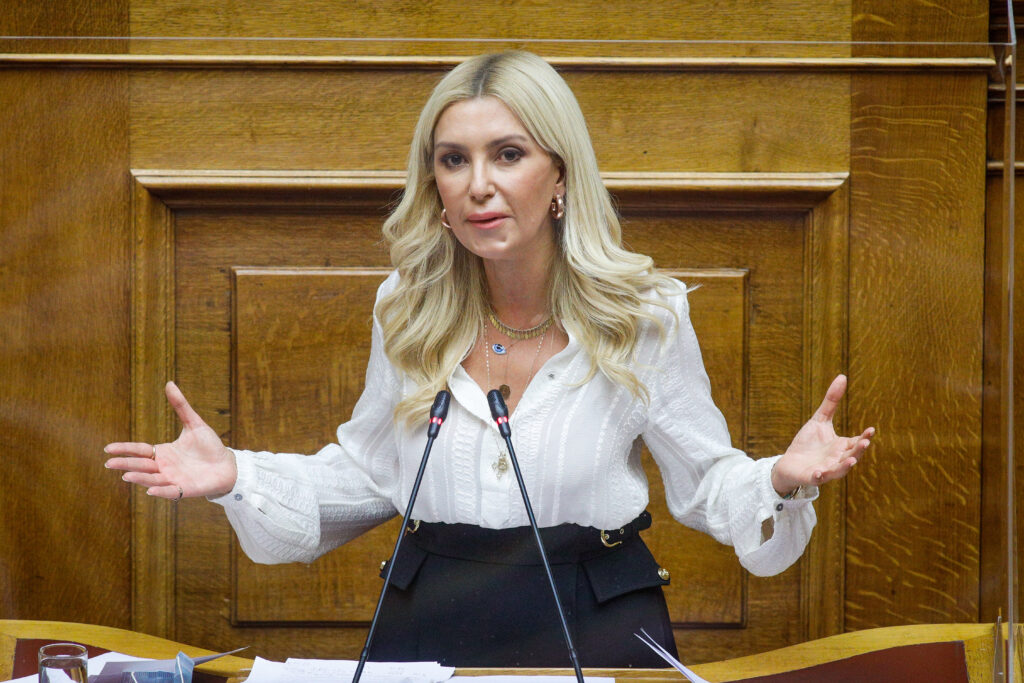 Φωτεινή Αραμπατζή