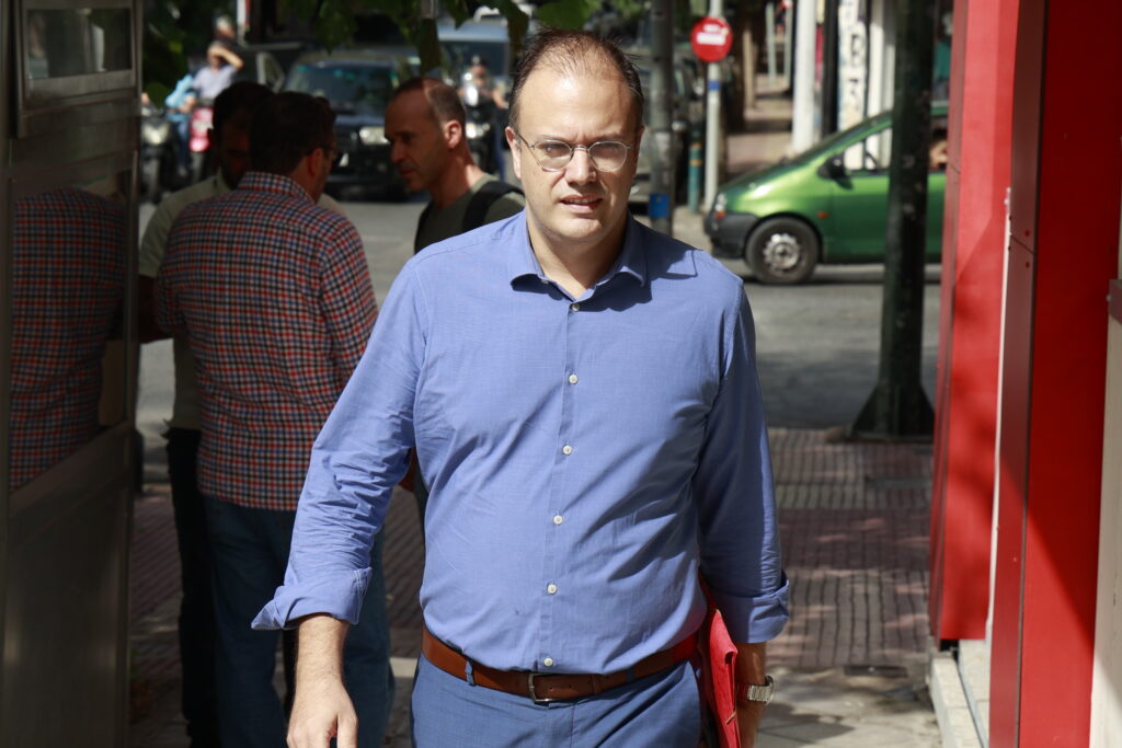 Θανάσης Θεοχαρόπουλος