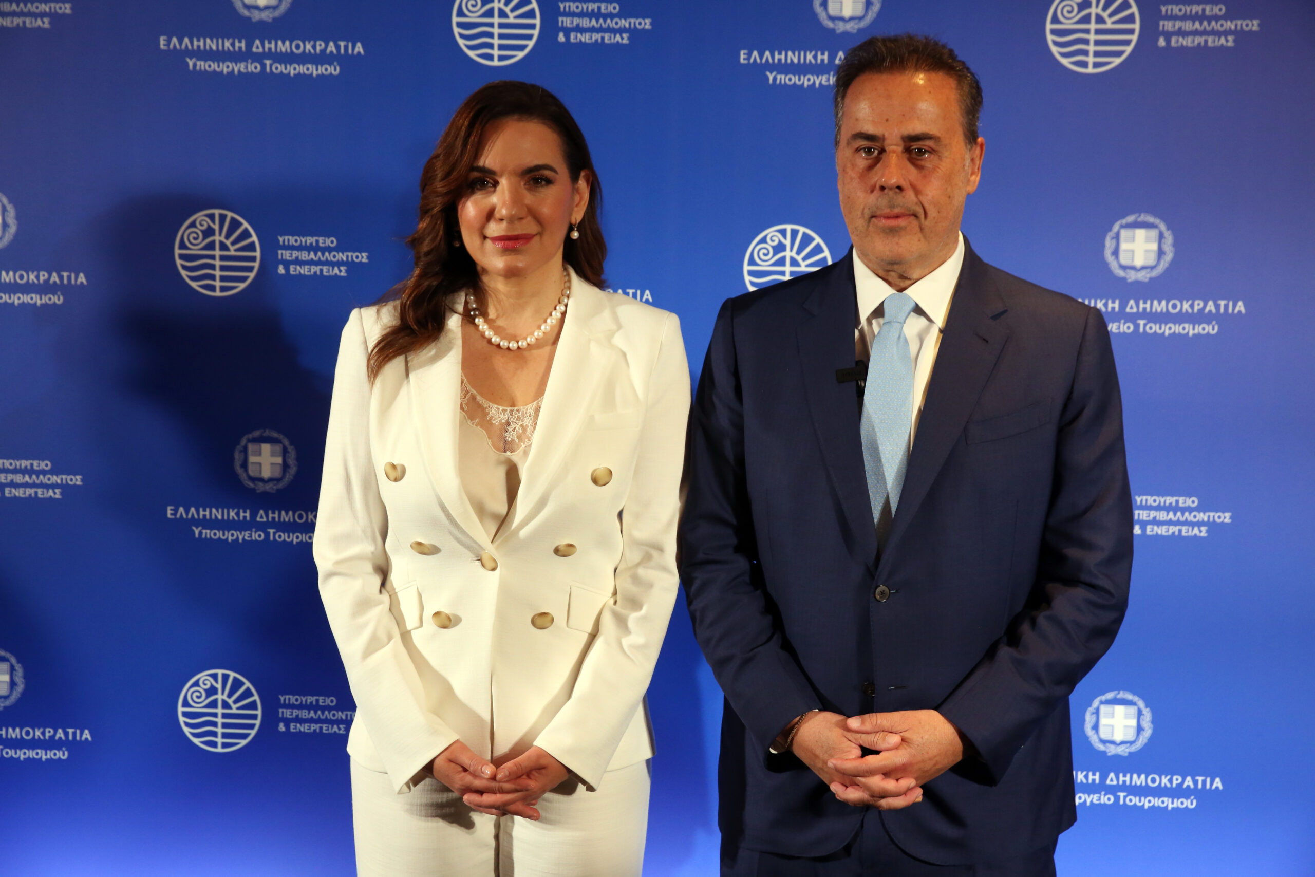 Ο υπουργός Περιβάλλοντος και Ενέργειας Σταύρος Παπασταύρου και η υπουργός Τουρισμού Όλγα Κεφαλογιάννη παρίστανται στην παρουσίαση του νέου Eιδικού Χωροταξικού Πλαισίου για τον Τουρισμό, σε κεντρικό ξενοδοχείο της Αθήνας, Δευτέρα 11 Μαΐου 2026.