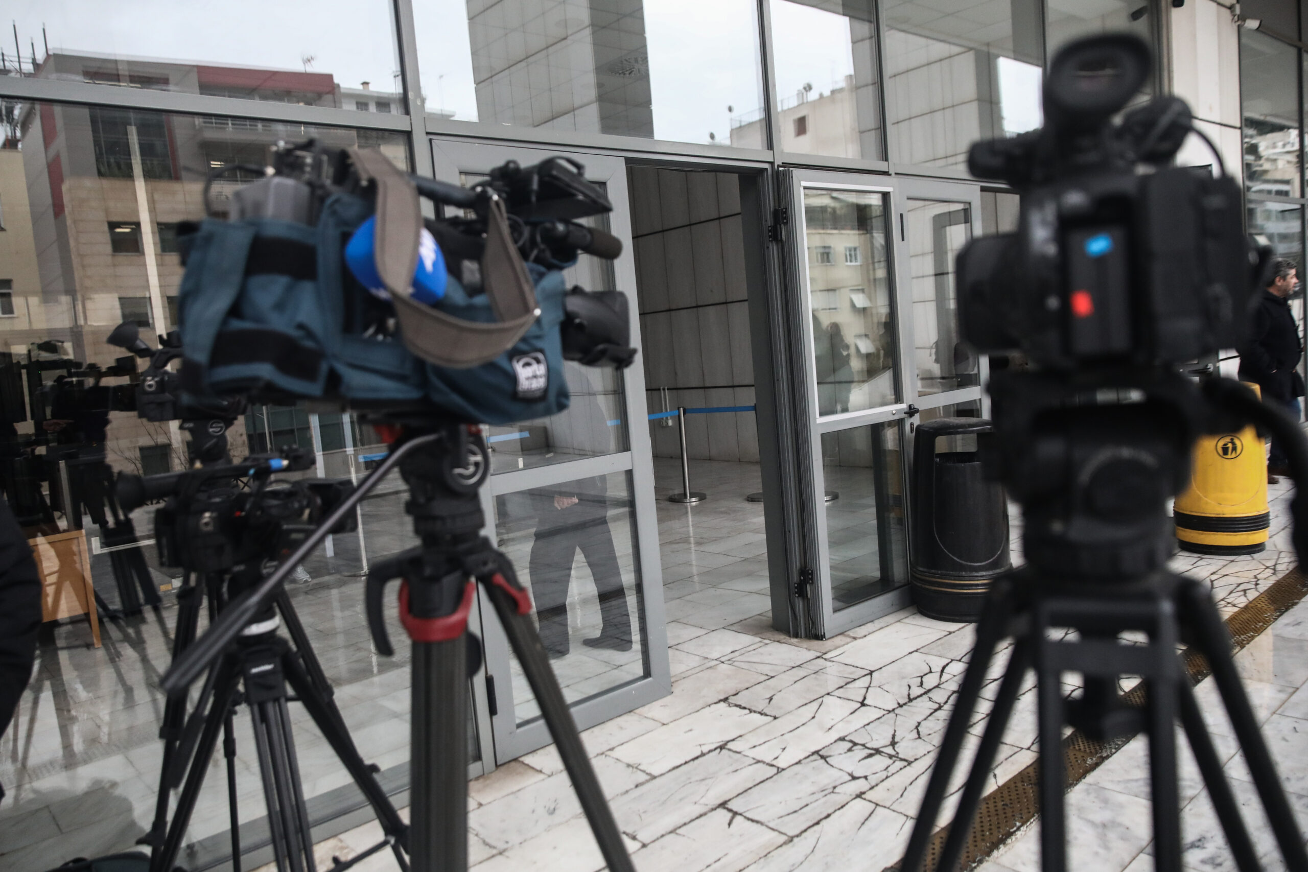Στιγμιότυπο από το Μικτό Ορκωτό Εφετείο της Αθήνας, Παρασκευή 20 Ιανουαρίου 2023. Στο δικαστήριο είχε προσδιοριστεί να ξεκινήσει η δίκη για τον θάνατο του Ζακ Κωστόπουλου, μετά από βάναυσα χτυπήματα που δέχθηκε από δύο πολίτες, στο πεζοδρόμιο της οδού Γλάδστωνος το μεσημέρι της 21ης Σεπτεμβρίου 2018. Η δίκη αναβλήθηκε για τον Φεβρουάριο του 2023.