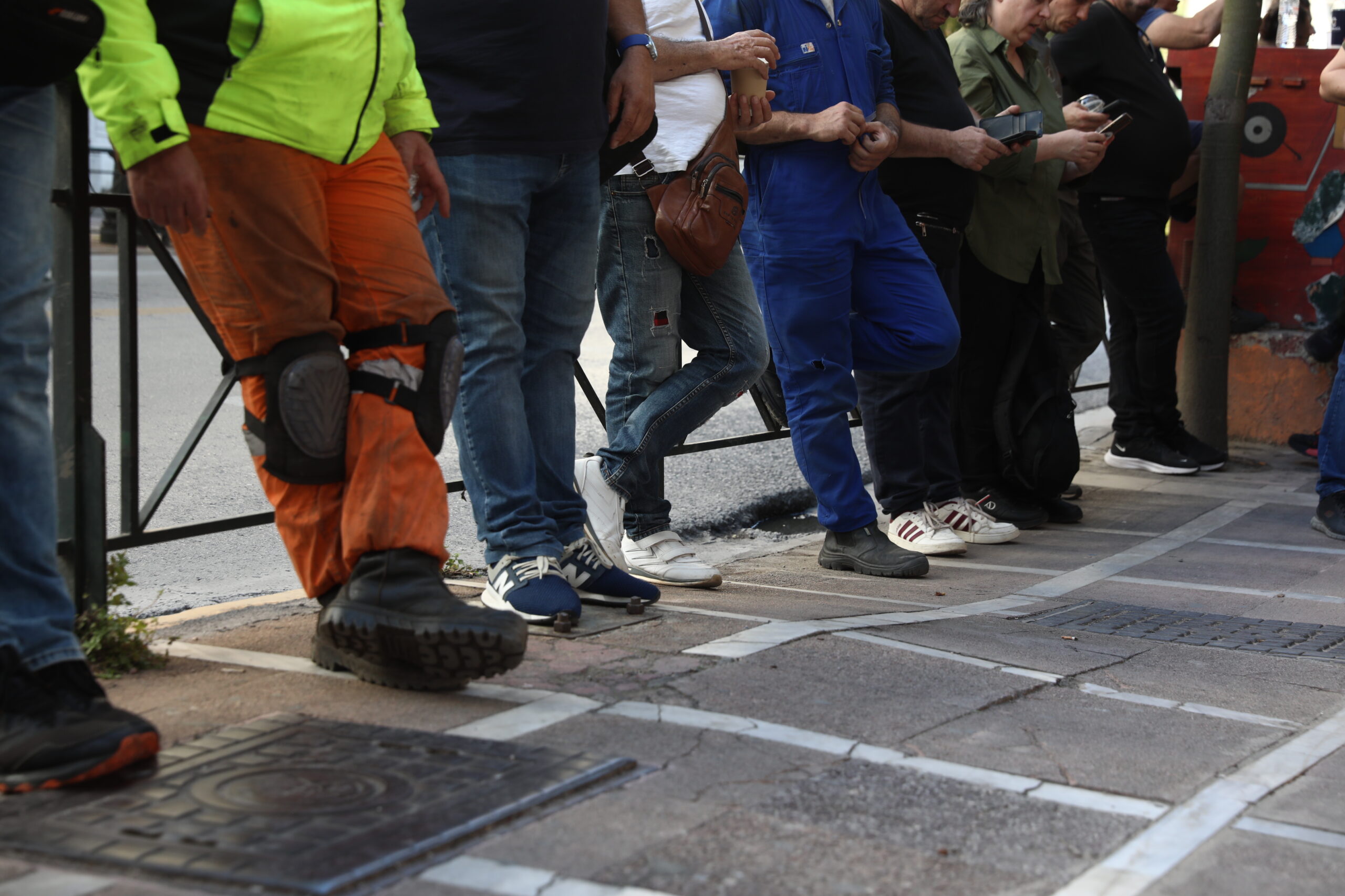 Eurostat: Οι Έλληνες εργάζονται περισσότερο από όλους στην ΕΕ
