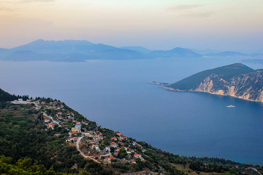 Καλοκαιρινές διακοπές για πάντα: Αυτά είναι τα «μαγικά νησιά» των ελληνικών θαλασσών σύμφωνα με την «Booking»