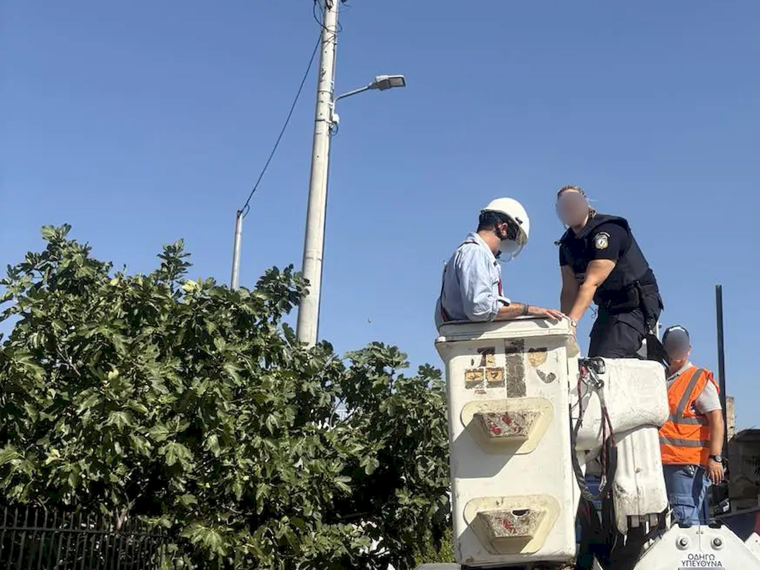 Από την Διεύθυνση Αστυνομίας Δυτικής Αττικής σχεδιάστηκε και υλοποιήθηκε πρωινές ώρες της 3-9-2025, ειδική αστυνομική επιχείρηση σε οικισμούς των Αχαρνών.