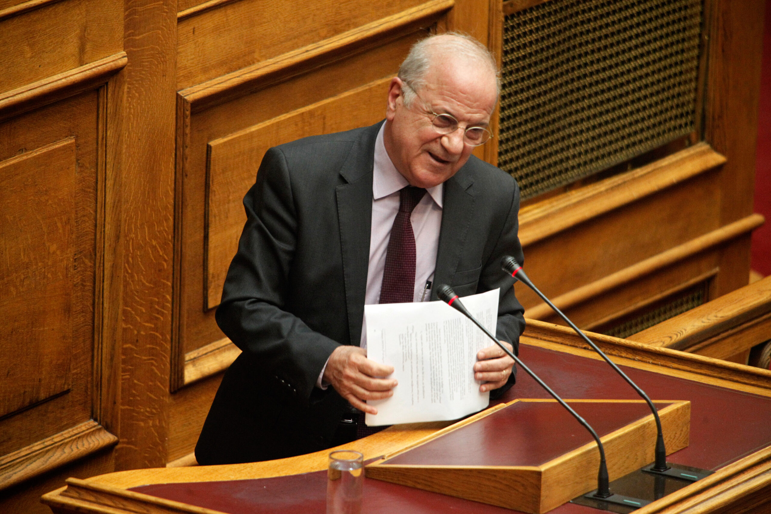 ΣΥΡΙΖΑ και Νέα Αριστερά αποχαιρετούν τον Νάσο Αθανασίου – Φάμελλος: «Κέρδισε τον σεβασμό όλων μας»