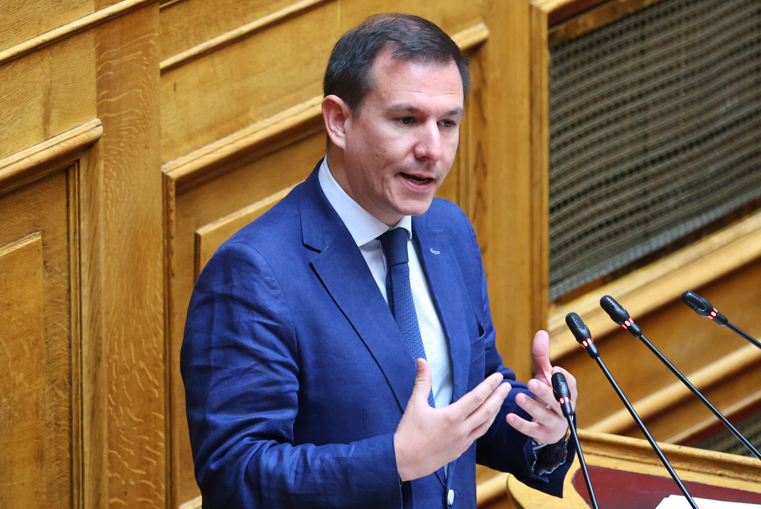 Οι 10+1 προτάσεις του ΠΑΣΟΚ για το Σύνταγμα