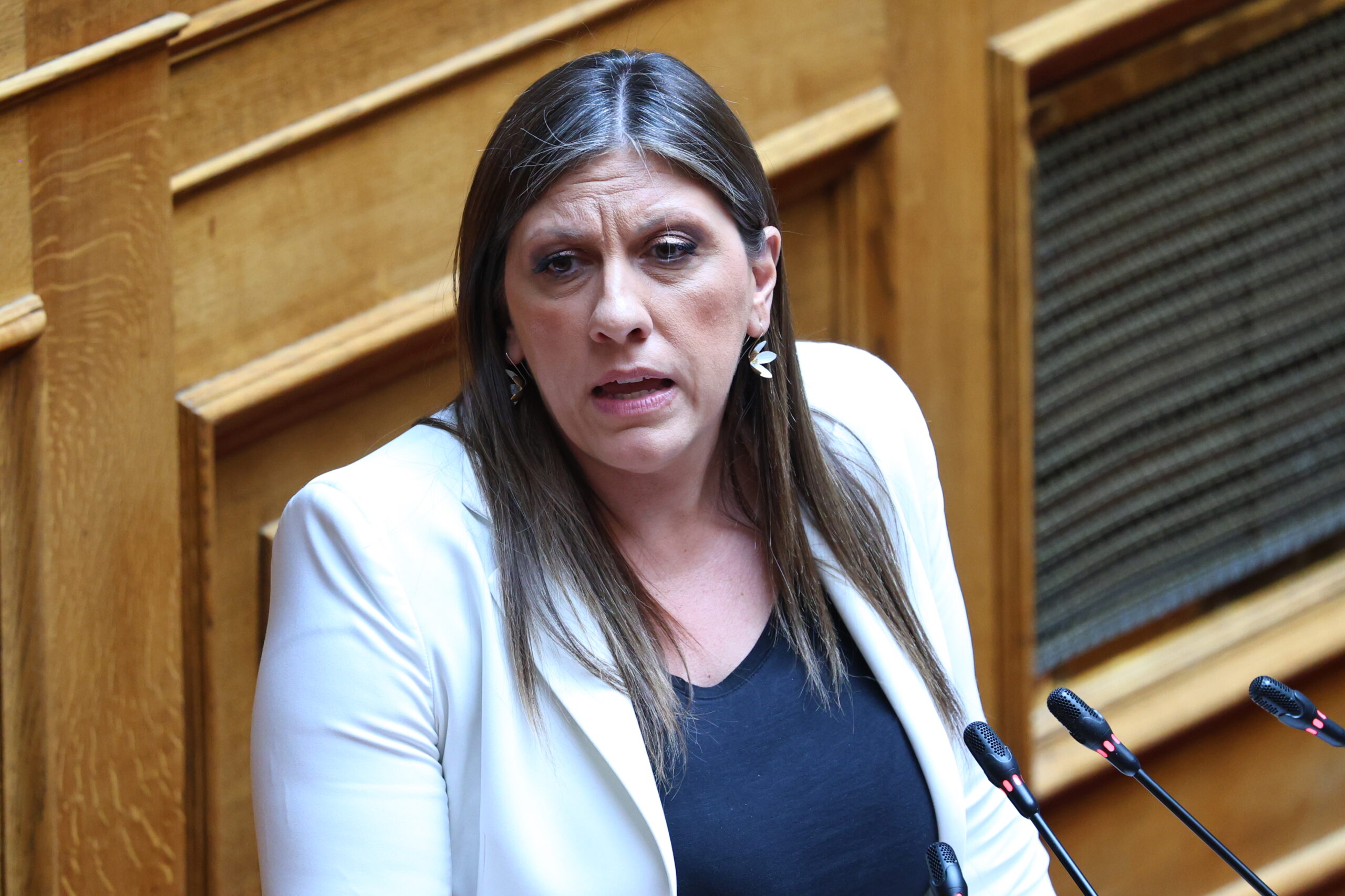 Ρόλο «αρχηγού αξιωματικής αντιπολίτευσης» διεκδικεί η Ζωή Κωνσταντοπούλου