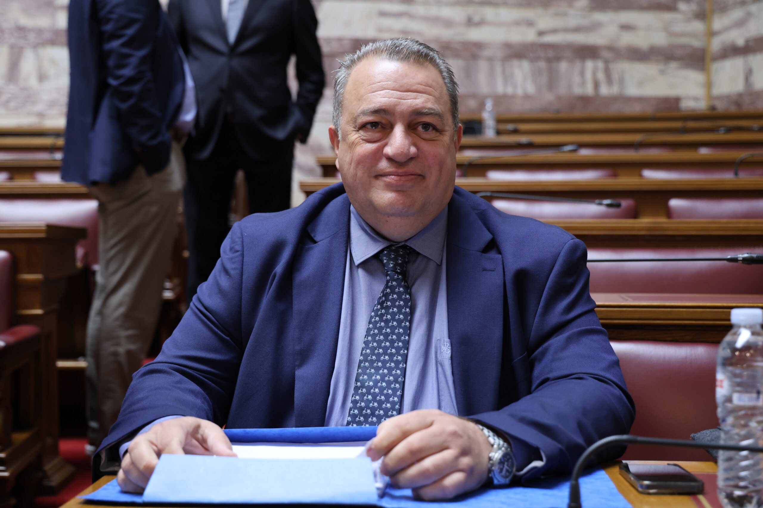 Αναθεώρηση του Συντάγματος: Επί τάπητος το ασυμβίβαστο υπουργού – βουλευτή