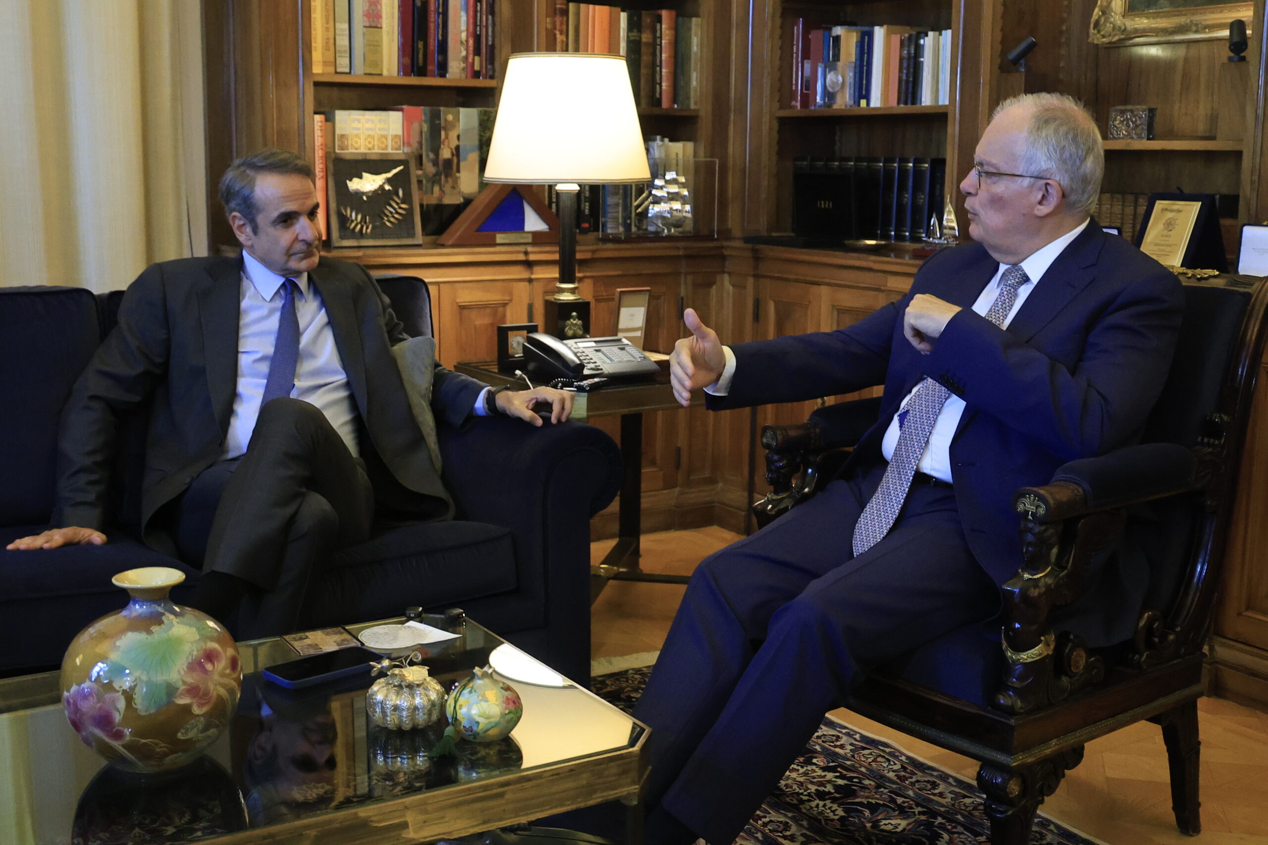 Μητσοτάκης σε Τασούλα: Σύντομα επιστρέφουμε στην κανονικότητα στα καύσιμα – Χρέος της κυβέρνησης να στηρίζει την κοινωνία