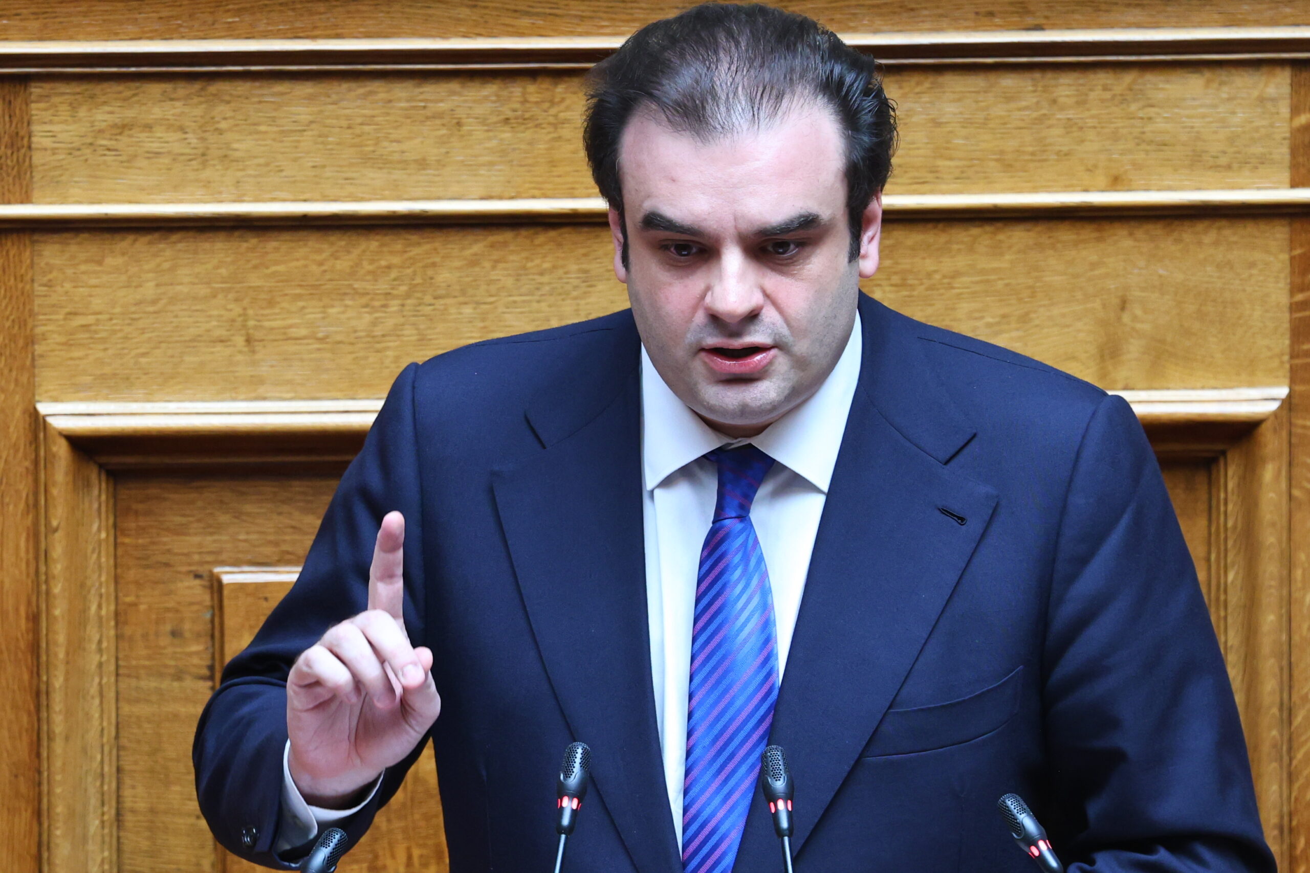 Συζήτηση και ψήφιση επί της αρχής, των άρθρων και του συνόλου του σχεδίου νόμου. "Μέτρα αντιμετώπισης της ενεργειακής κρίσης και ενίσχυσης του διαθέσιμου εισοδήματος των πολιτών, μισθολογικές και φορολογικές διατάξεις, ρυθμίσεις για τον εξωδικαστικό μηχανισμό ρύθμισης οφειλών, συνταξιοδοτικές ρυθμίσεις Δημοσίου, ρυθμίσεις για την Επιτροπή Εποπτείας και Ελέγχου Παιγνίων και βελτίωση του πλαισίου για τα παίγνια, ρυθμίσεις για την Εταιρεία Ακινήτων Δημοσίου Ανώνυμη Εταιρεία και λοιπές διατάξεις" Τετάρτη 24 Ιουνίου 2026