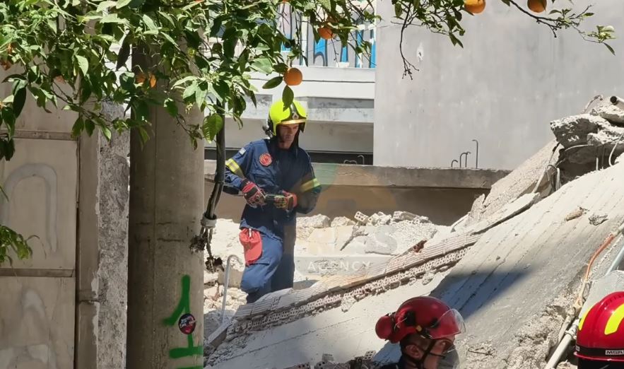 Κατάρρευση πολυκατοικίας στα Πετράλωνα: Νέες εικόνες από το σημείο (Βίντεο)