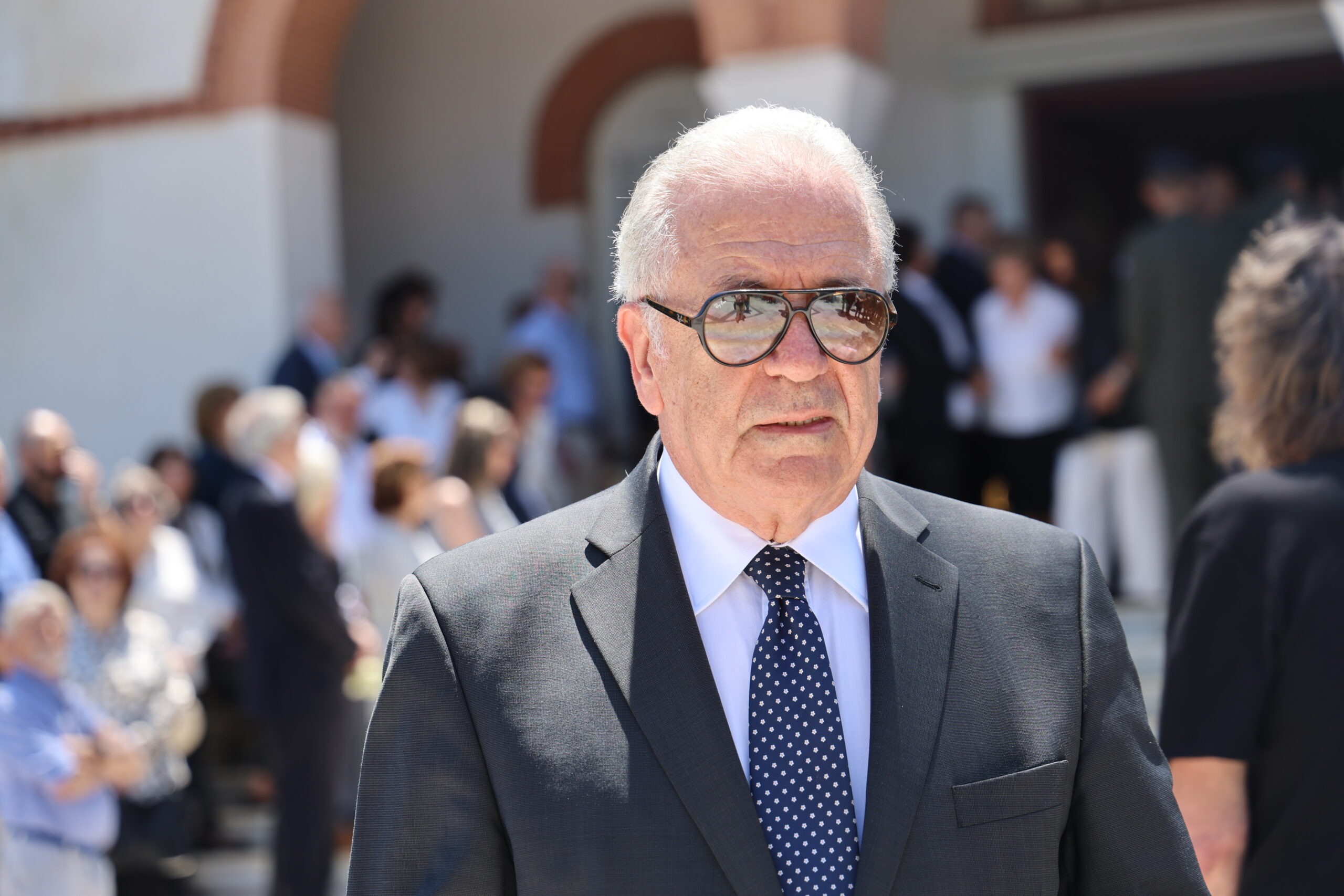 Πηγές ΕΛ.ΑΣ για Αβραμόπουλο: «Κανένας πολίτης δεν τυγχάνει προνομιακής μεταχείρισης»