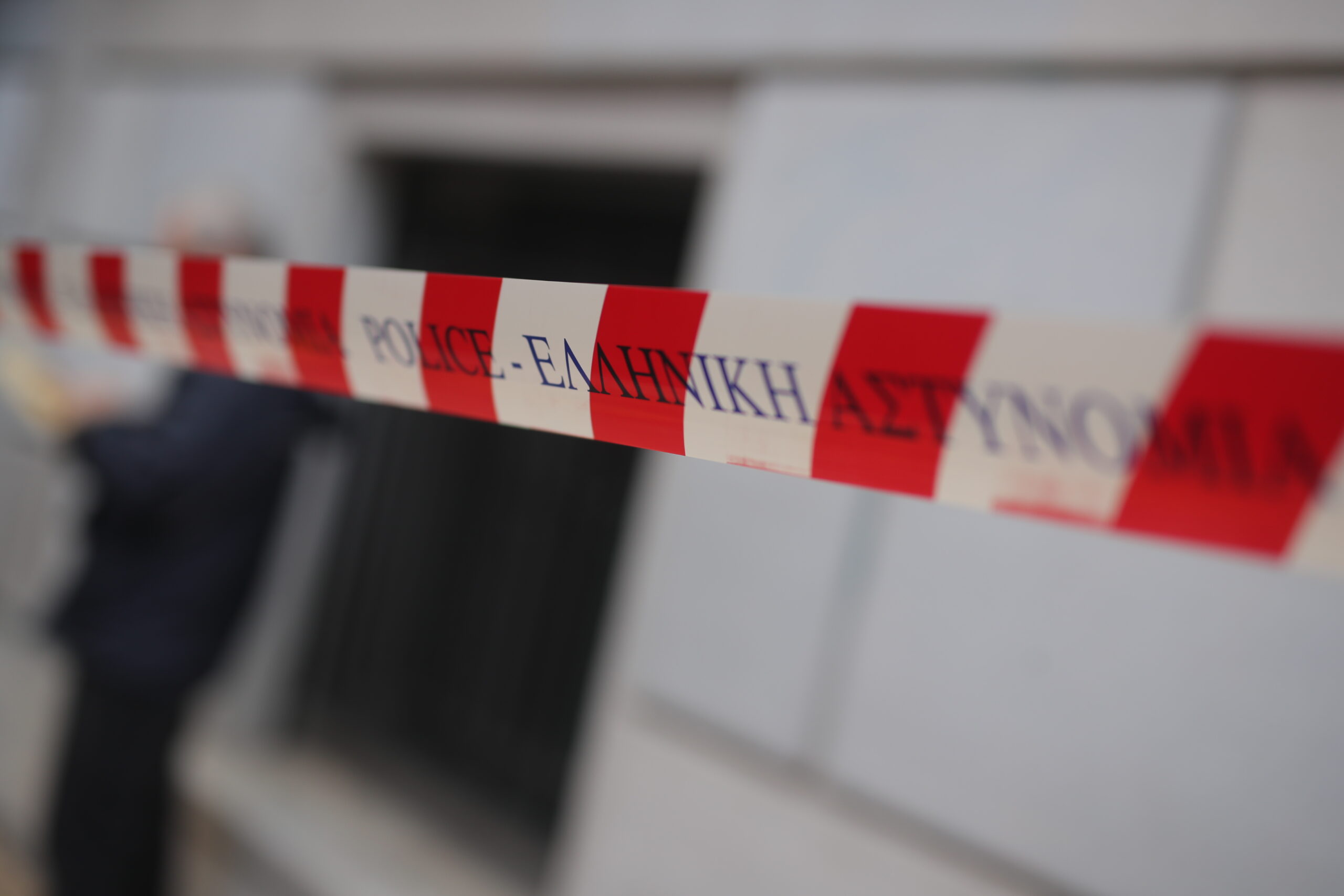 Θρίλερ στo Αίγιο: Μητέρα και γιος βρέθηκαν νεκροί μέσα σε λίμνη αίματος – Ανακρίνεται 65χρονος (Βίντεο)