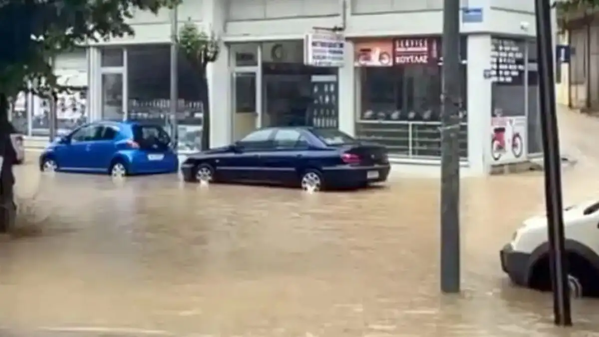 Ιωάννινα: Ισχυρή καταιγίδα και χαλάζι προκάλεσαν πλημμυρικά φαινόμενα (Βίντεο)