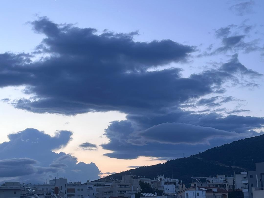 Καιρός: Μετά την κακοκαιρία έρχονται 30άρια – Πού επιμένουν οι ισχυρές καταιγίδες – Τι θα γίνει στην Αττική