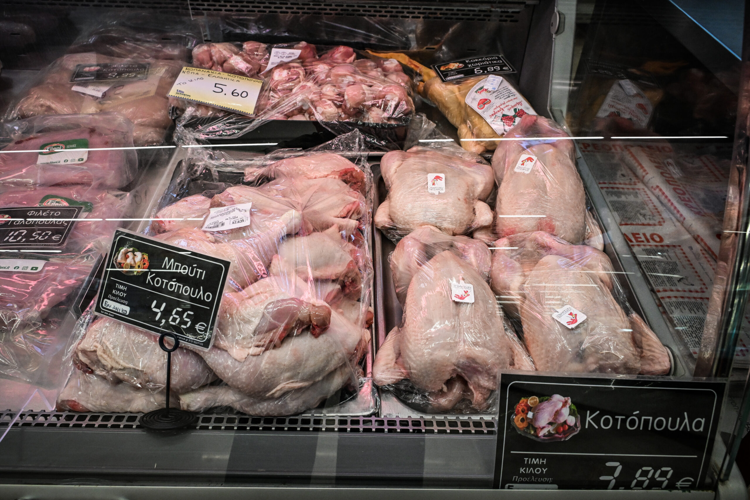 Πλένετε το κοτόπουλο πριν το μαγειρέψετε; Οι ειδικοί προειδοποιούν για ένα συνηθισμένο λάθος