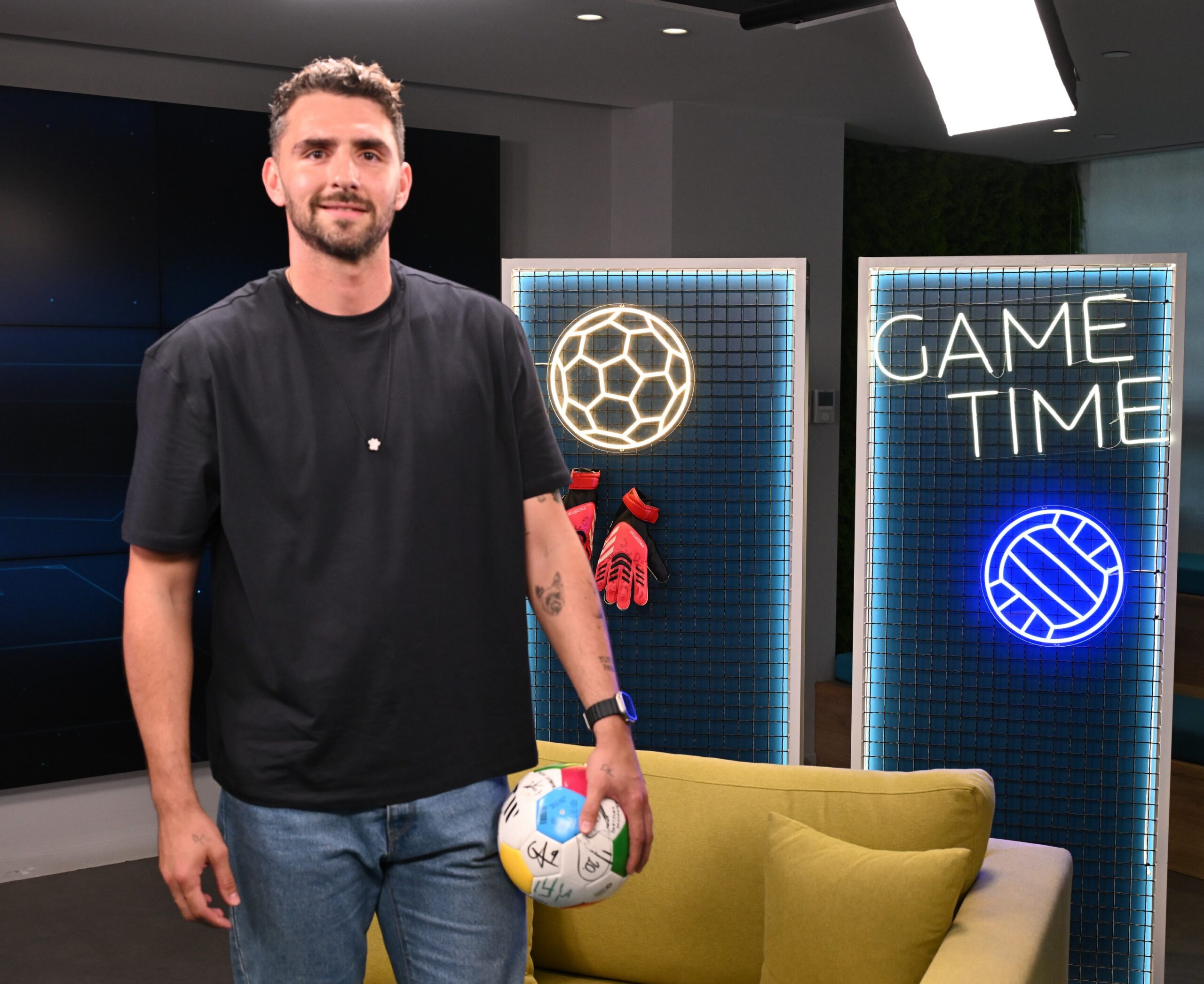 Ο «Μεσικός» Στέφανος Καπίνο στο Allwyn Game Time
