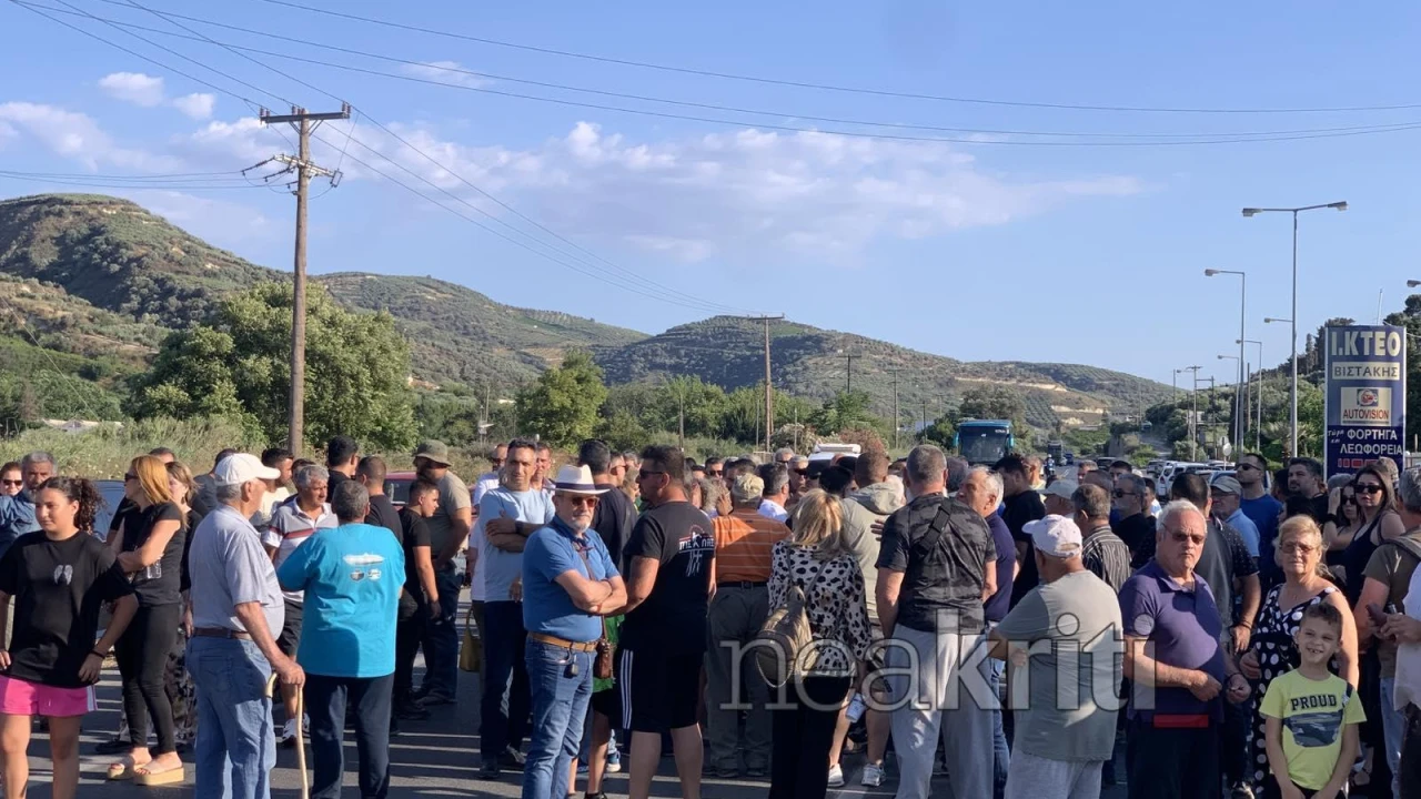 Ηράκλειο: «Μπλόκο» των κατοίκων στη δομή στις αποθήκες Σκουλούδη (Βίντεο)