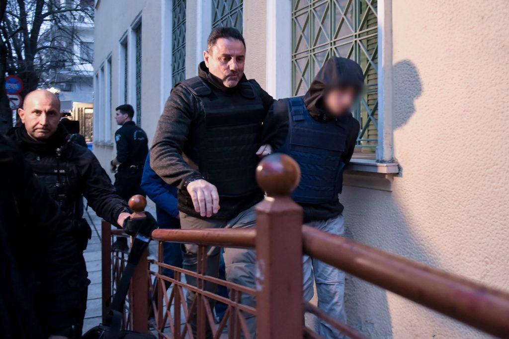 Σέρρες: Ξεκινά η δίκη για τον θάνατο του 17χρονου Άγγελου – «Είναι σκουπίδια», ξεσπά η αδελφή του θύματος (Βίντεο)