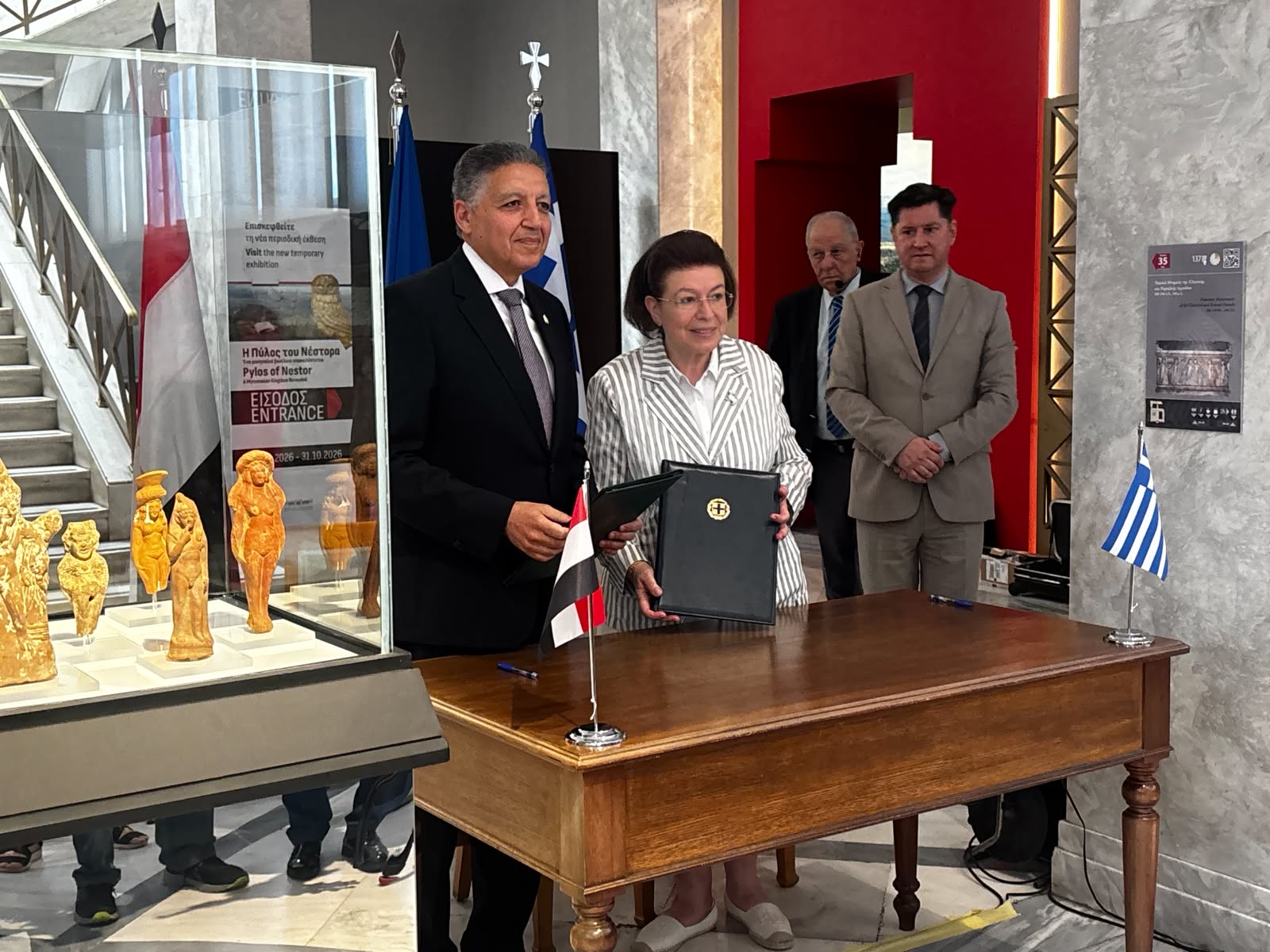 Λίνα Μενδώνη: Επιστροφή έξι αιγυπτιακών ειδωλίων από την Αθήνα στην Αίγυπτο μετά από έρευνα για παράνομη διακίνηση