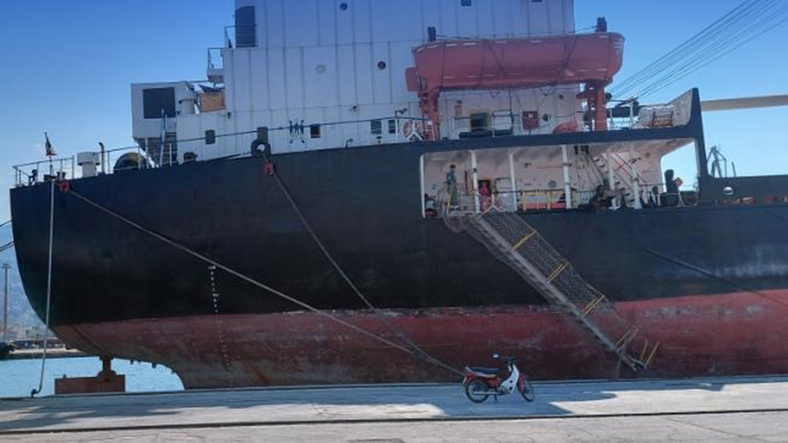 Μπλόκο σε πλοίο στο λιμάνι του Βόλου με 12.300 λίτρα λαθραίων καυσίμων