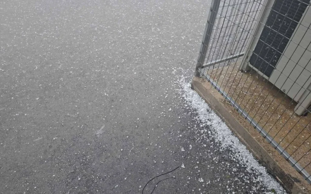 Μπουρίνια και έντονη χαλαζόπτωση στο λεκανοπέδιο Ιωαννίνων (Βίντεο)