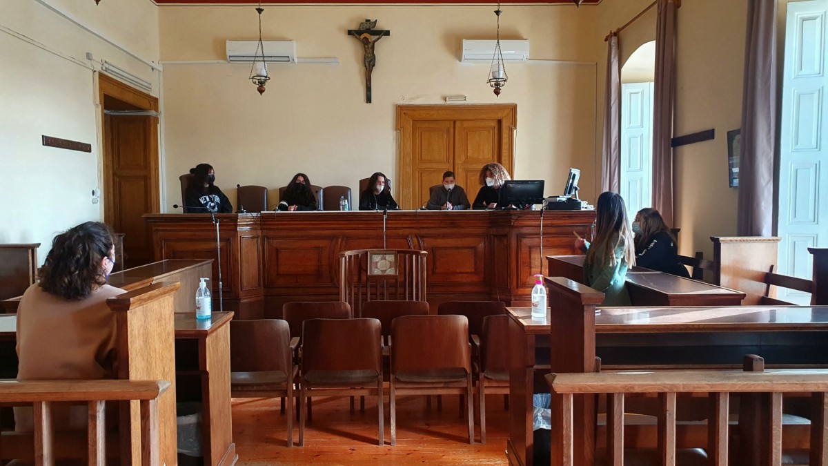 Πάρος: Απολογούνται δύο 23χρονοι για διακίνηση ναρκωτικών και τον εμβολισμό μοτοσυκλέτας αστυνομικού