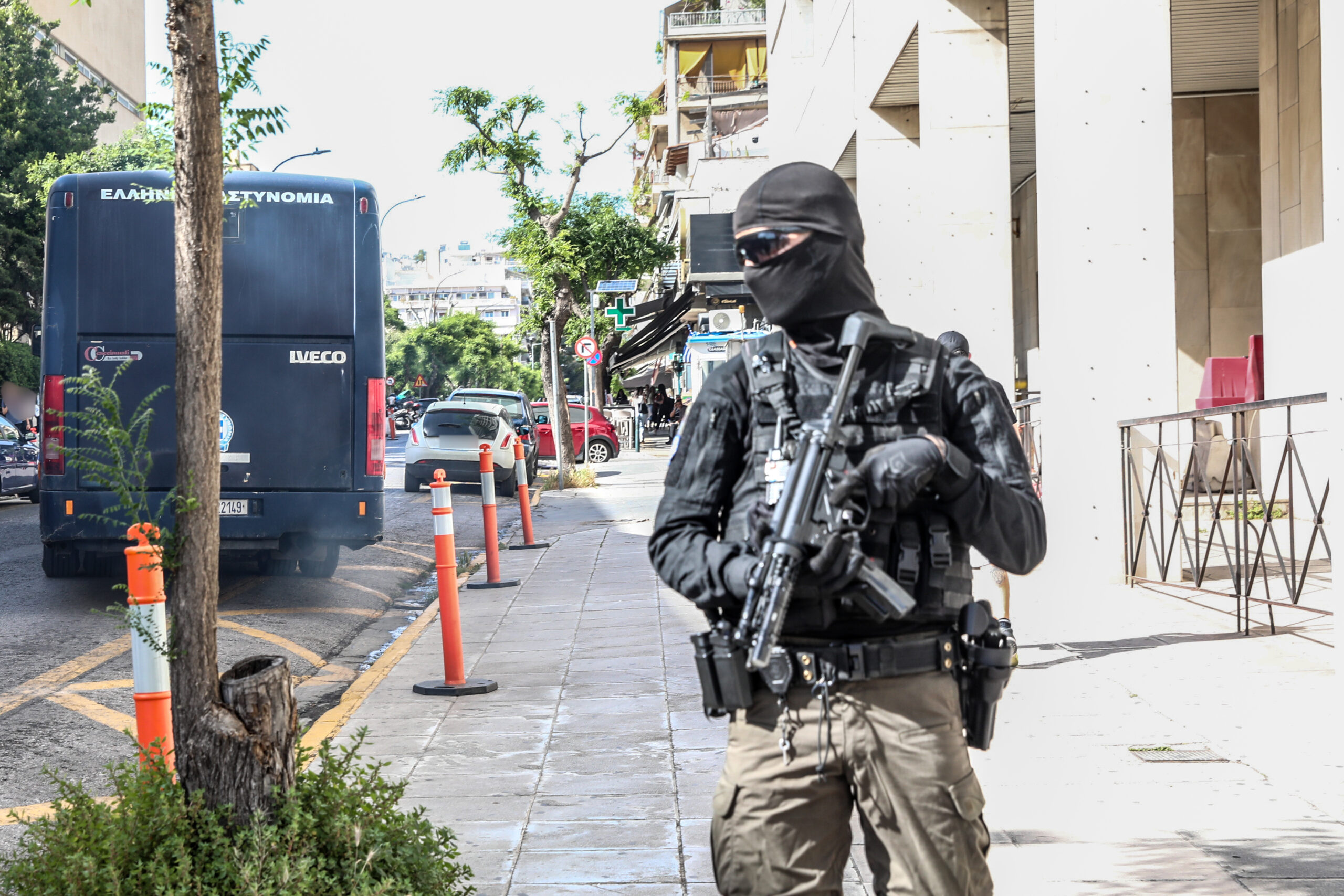 Ελληνικό FBI: 10 συλλήψεις και 39 εμπλεκόμενοι σε εγκληματική οργάνωση – Απόπειρες ανθρωποκτονίας, εκρήξεις, εμπρησμοί στην δικογραφία