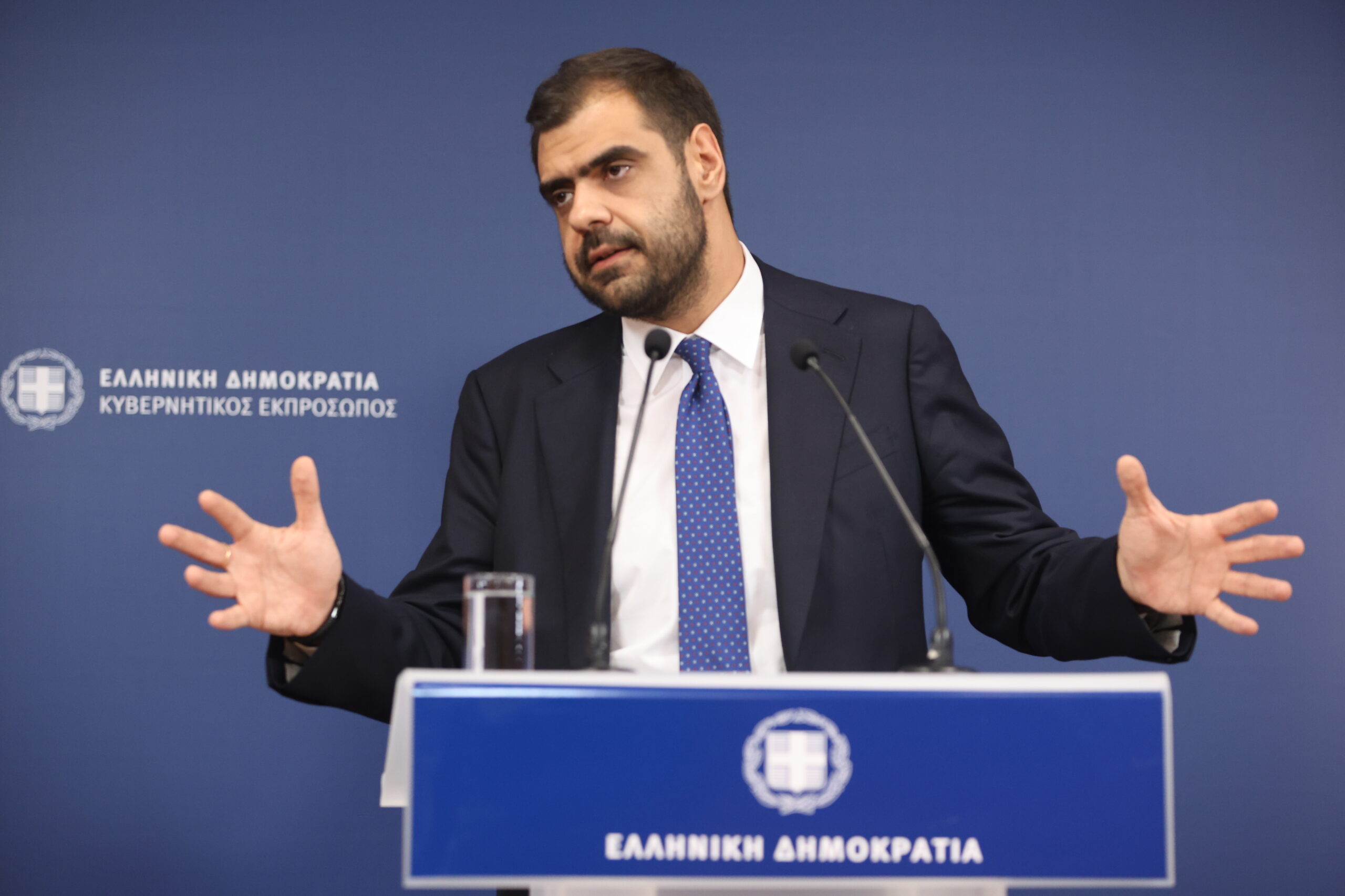 Ενημέρωση των πολιτικών συντακτών και των ανταποκριτών ξένου Τύπου από τον Κυβερνητικό Εκπρόσωπο Παύλο Μαρινάκη. Πέμπτη 4 Ιουνίου 2026