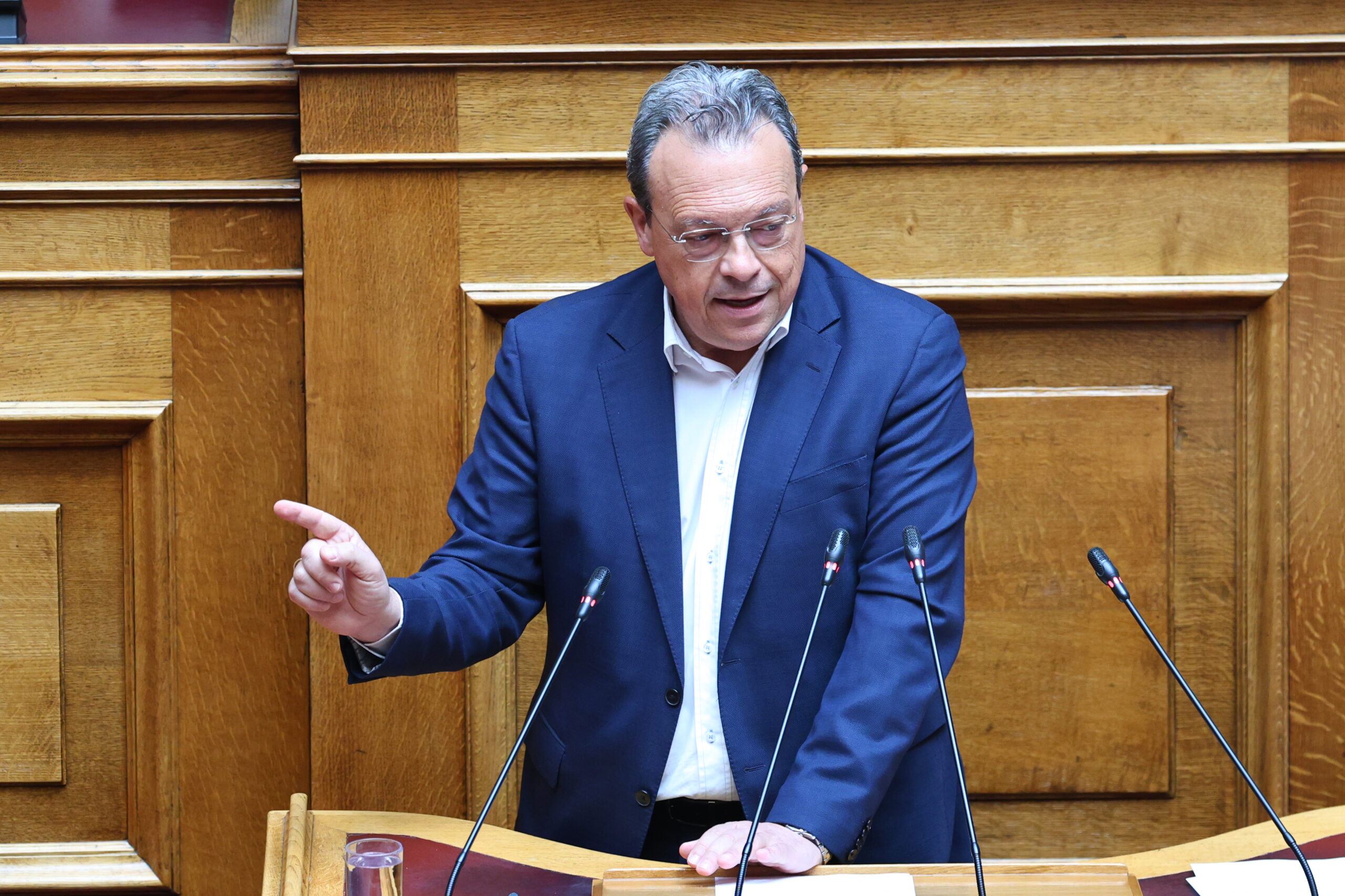 ΣΥΡΙΖΑ: Αμηχανία μετά την παραίτηση Φάμελλου – «Ούτε καν είχα κάποια πληροφόρηση», λέει ο Ξανθόπουλος (Βίντεο)