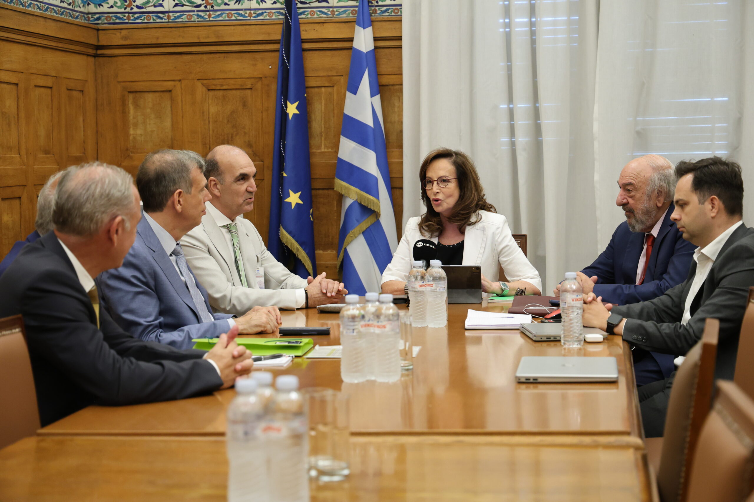 Συνάντηση οι τομεάρχες του κύκλου Ανάπτυξης του ΠΑΣΟΚ-Κινήματος Αλλαγής Άννα Διαμαντοπούλου, Γιώργος Νικητιάδης και Στέφανος Κομνηνός με την Ένωση Σούπερ Μάρκετ Ελλάδας. Δευτέρα 6 Ιουλίου 2026