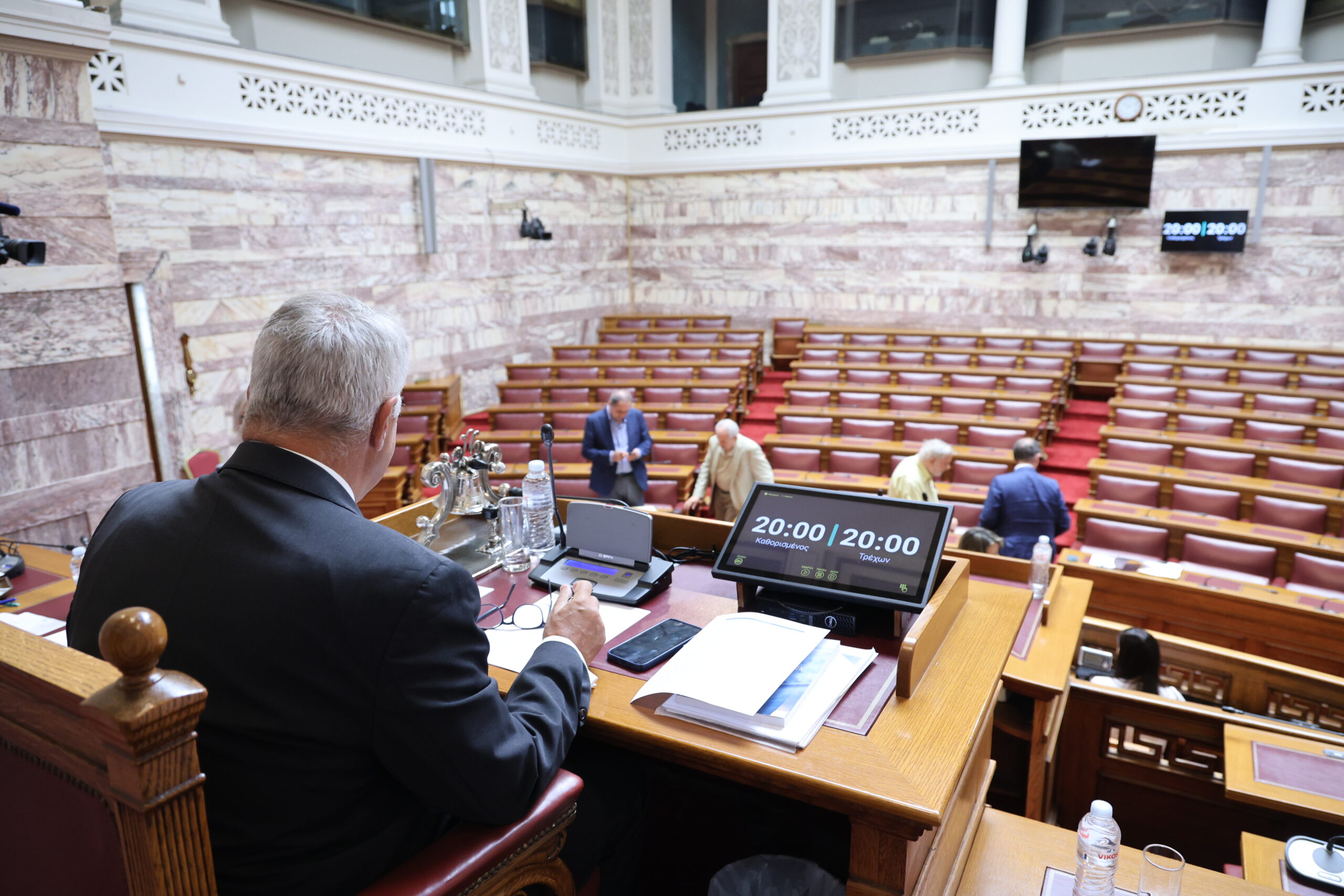Η επιτροπή αναθεώρησης του Συντάγματος συνεδριάζει με θέμα ημερήσιας διάταξης. Α. Συζήτηση επί των άρθρων 102 και 103 του Συντάγματος Β. Ψηφοφορία επί των προτεινόμενων προς αναθεώρηση άρθρων του Συντάγματος. Τετάρτη 15 Ιουλίου 2026
