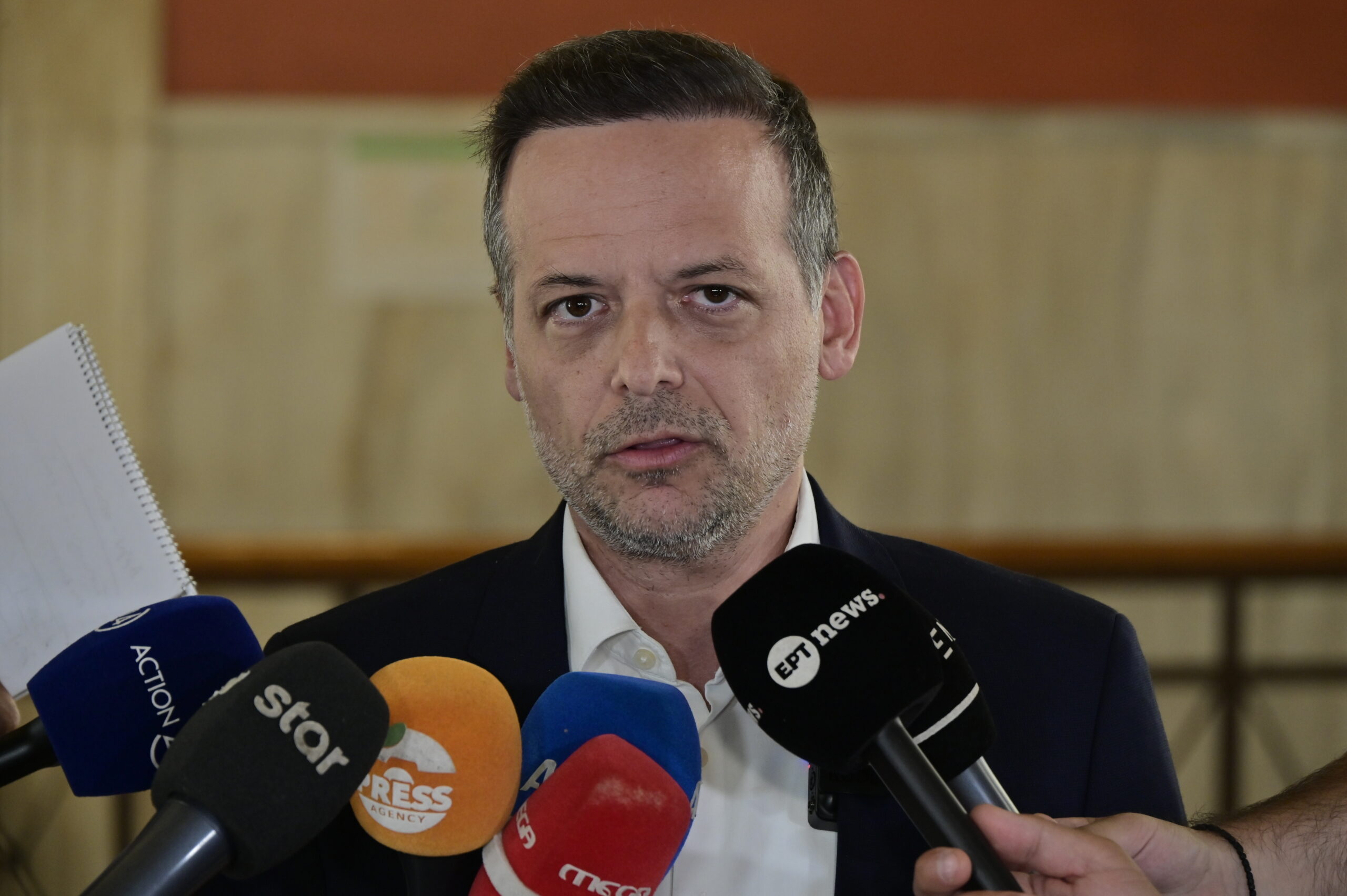 Συνάντηση του Δημάρχου Αθηναίων Χάρη Δούκα με τον Διευθύνοντα Σύμβουλο της Ελληνικό Μετρό Α.Ε., Χρήστο Φαφούτη στο Δημαρχείο Αθηνών με θέμα τις επικίνδυνες ρωγμές και βλάβες που παρουσιάστηκαν σε πολυκατοικίες στην Κυψέλη, όπου βρίσκονται σε εξέλιξη εργασίες του μετρό. Πέμπτη 16 Ιουλίου 2026