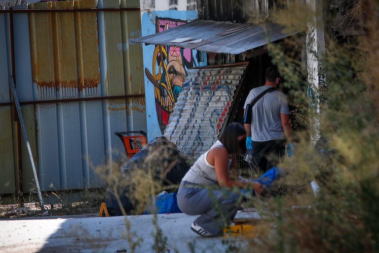Θρίλερ με τη σορό της γυναίκας σε βαλίτσα στην Κυψέλη: Στο μικροσκόπιο DNA και κάμερες για την ταυτοποίηση
