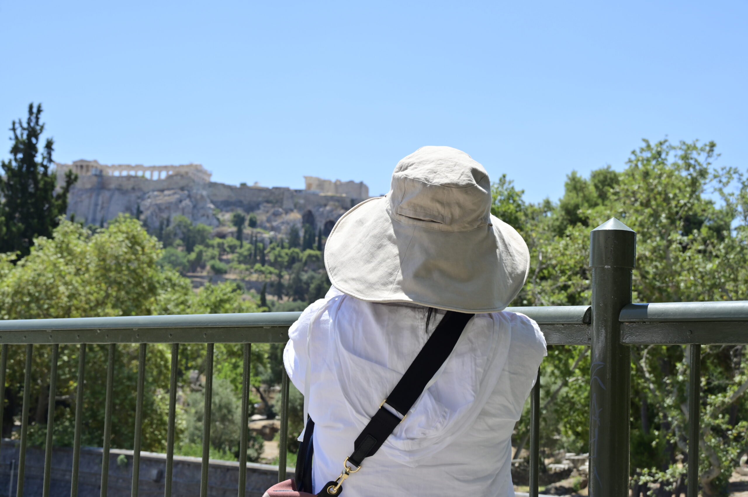 Καιρός: Καλοκαιρινή Κυριακή με 37άρια – Πού κορυφώνεται η ζέστη και πότε υποχωρεί
