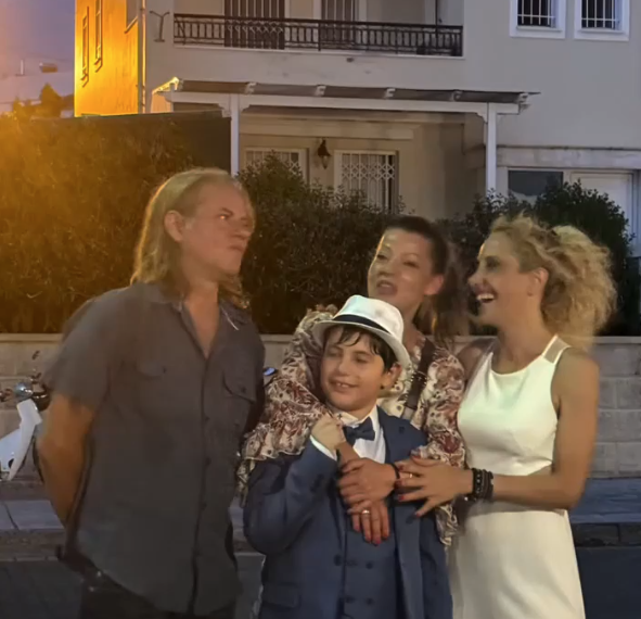 Δημήτρης Κοργιαλάς – Φωτεινή Ψυχίδου: Βάφτισαν τον 9χρονο γιο τους στη Ναύπακτο – Οι συγκινητικές εικόνες από το μυστήριο