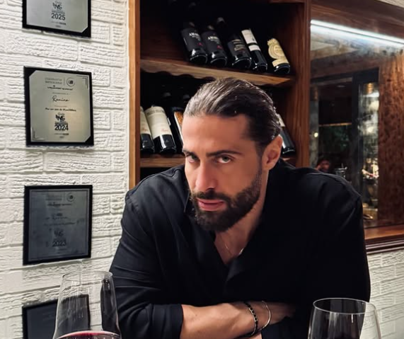 Κωνσταντίνος Βασάλος: «Δε θα κάνω γάμο για να χαρεί η συμπεθέρα και η μάνα μου» – Τι είπε για παιδί