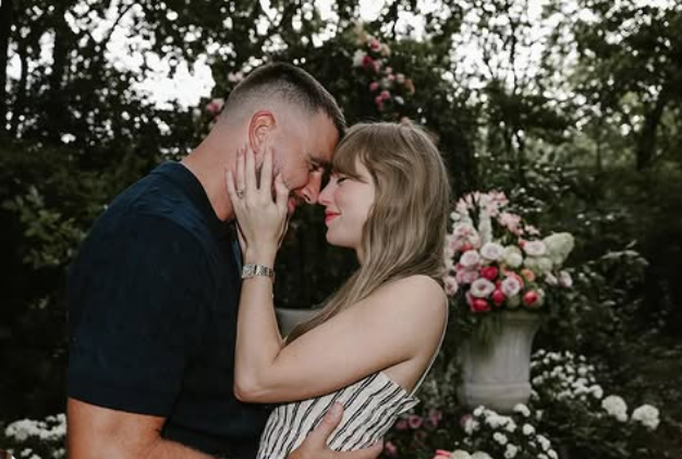 Taylor Swift και Travis Kelce: Τι αποκάλυψαν οι καλεσμένοι για τον γάμο τους στη Νέα Υόρκη