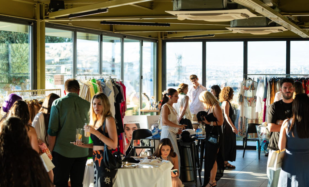 THE DESIGNER EDIT x MOXY ATHENS CITY: Η ελληνική μόδα στο επίκεντρο του αθηναϊκού rooftop scen