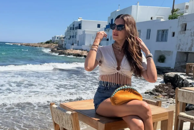 Σταματίνα Τσιμτσιλή: Στην Πάρο για τις καλοκαιρινές διακοπές της μετά το Happy Day