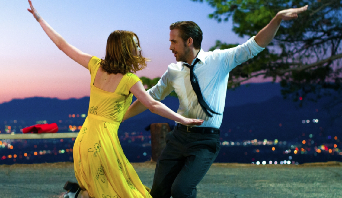 «La La Land»: Κυκλοφόρησε ξανά η εμβληματική αφίσα της ταινίας – Η αλλαγή στο χέρι του Ράιαν Γκόσλινγκ μετά από 10 χρόνια