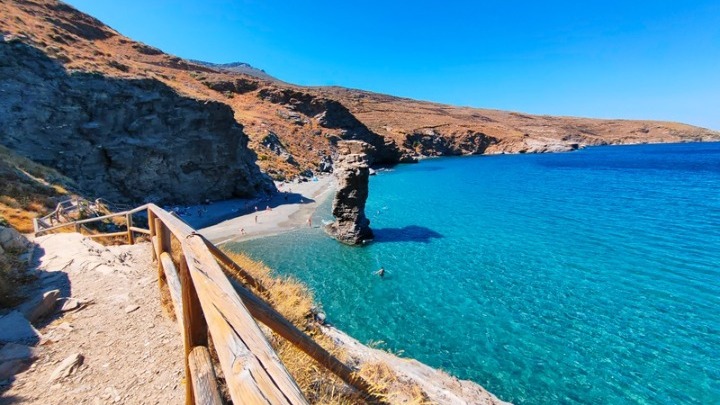 Η Άνδρος ανάμεσα στα καλύτερα ευρωπαϊκά νησιά, που προτείνονται στους Γάλλους ταξιδιώτες​​​​​​​​​​​​​​​