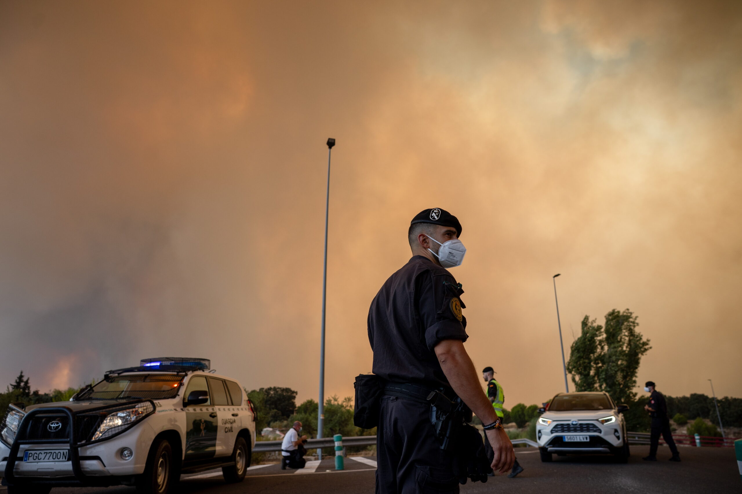 Πύρινη κόλαση: Περισσότεροι από 220.000 άνθρωποι απομακρύνθηκαν σε Γαλλία και Ισπανία (Βίντεο)
