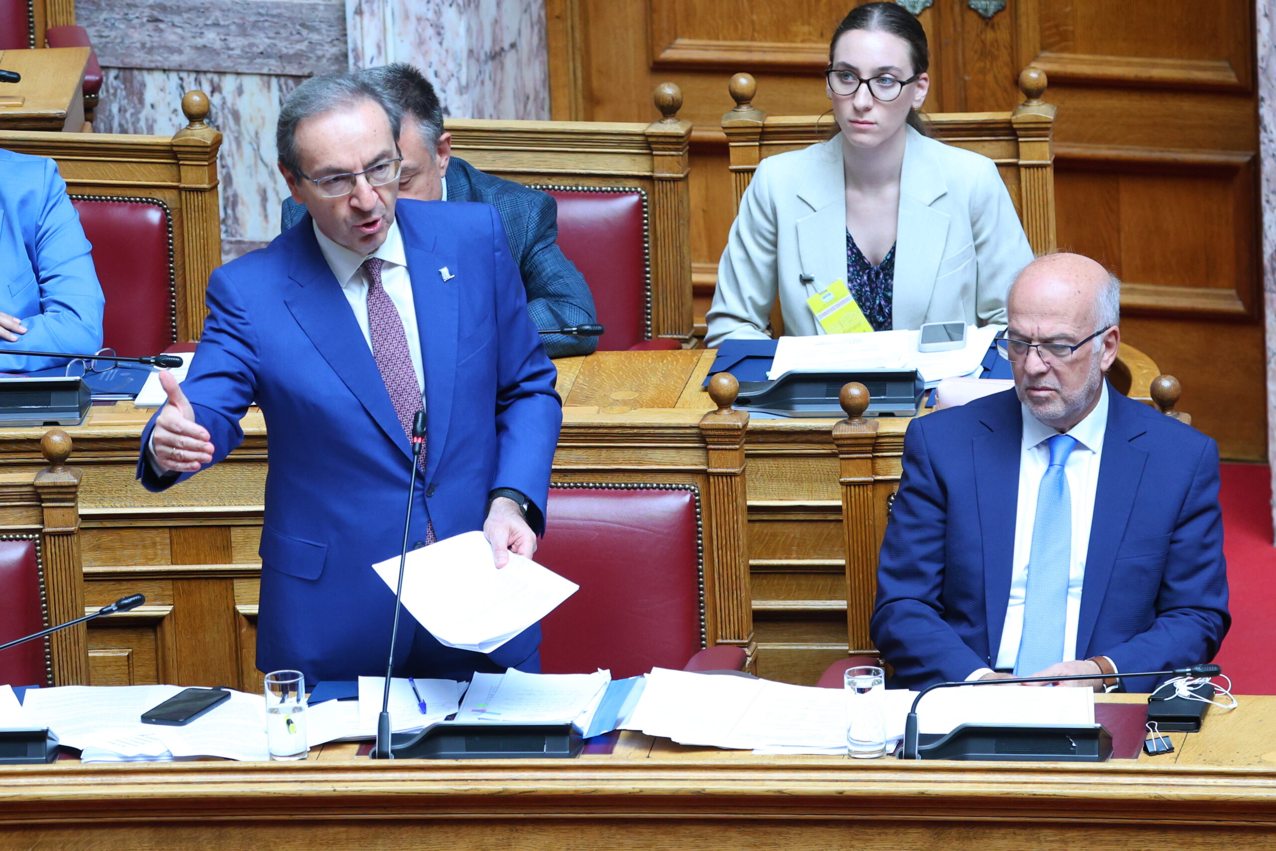 Βουλή: Υπερψηφίστηκε η πραγματική έκτιση ποινής 30 έτη για τα ισόβια