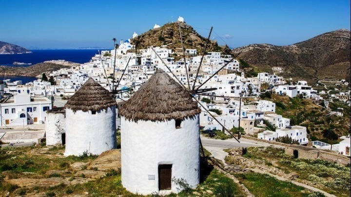 Ίος: Ένας από τους τελευταίους ελληνικούς «κρυμμένους θησαυρούς», σύμφωνα με το Travelbook της BILD