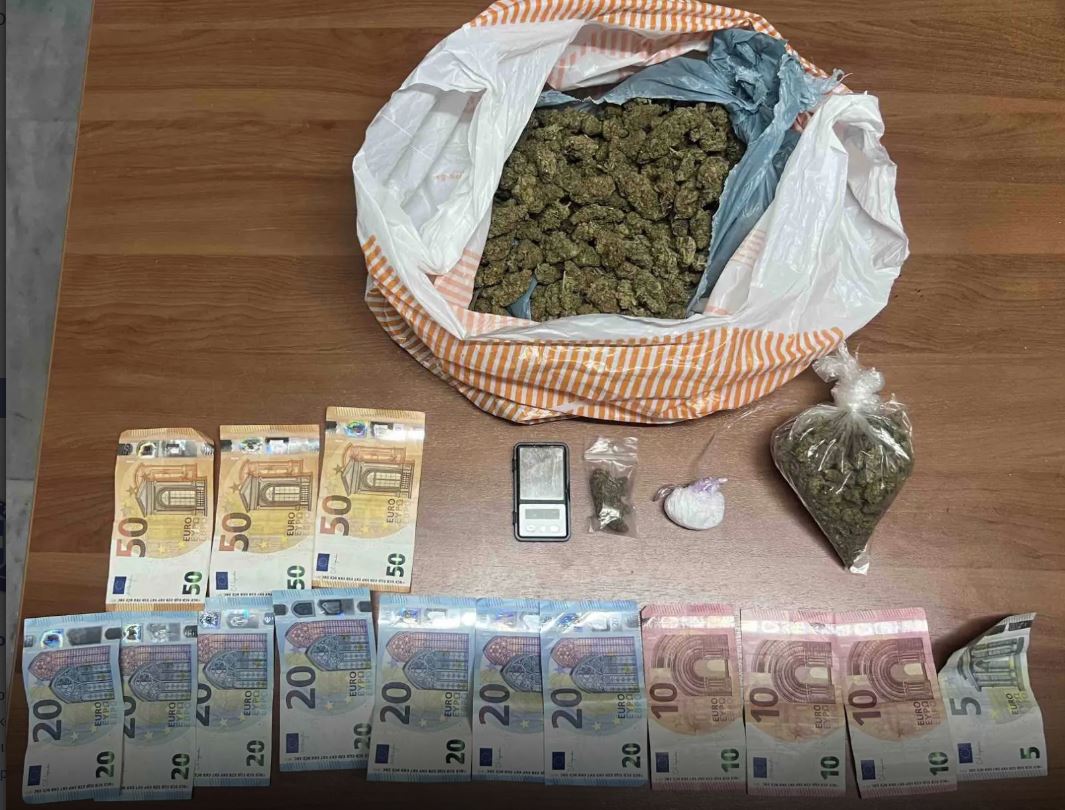 Άγιος Παντελεήμονας: Διακινούσε κάνναβη και κοκαΐνη – Χειροπέδες σε 23χρονο (Φωτό)