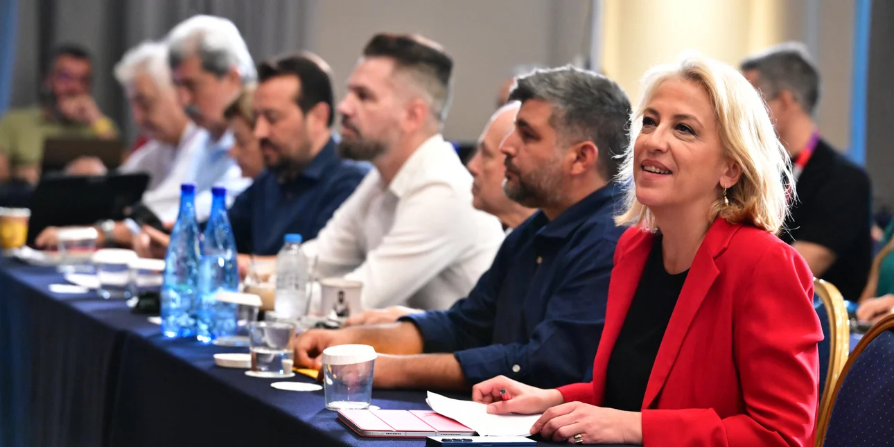 Κρίσιμη Κεντρική Επιτροπή στον ΣΥΡΙΖΑ: «Οριακό σημείο» λέει η Δούρου – Αιχμές Παππά κατά Τσίπρα