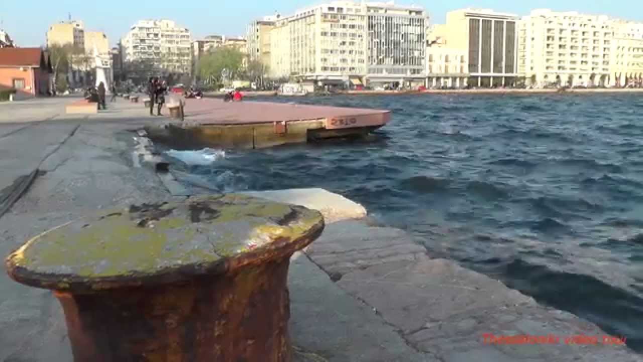 Θεσσαλονίκη: Γυναίκα έπεσε στη θάλασσα στο λιμάνι – Σώθηκε χάρη σε περαστικούς