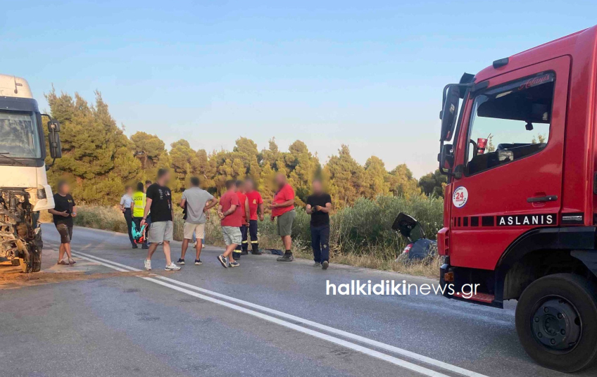 Θρήνος στη Χαλκιδική: Τρίτος νεκρός από το φονικό τροχαίο – Έχασε τη μάχη και ο πατέρας της οικογένειας (Βίντεο)